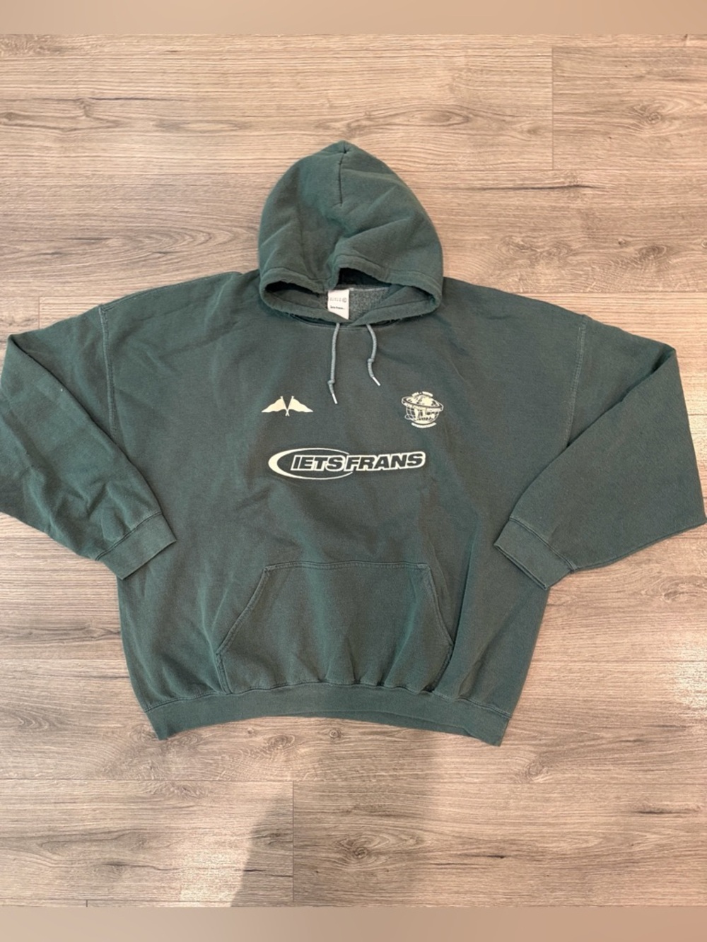 Distressed iets frans… Embroidered Sports Logo Hoodie Sweatshirt Men’s Size XXL